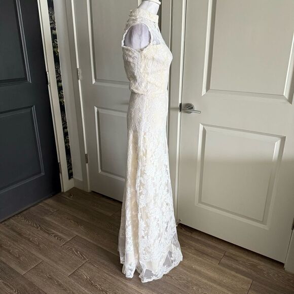 Alexis White and Ivory Lace Bridal Mock Turtleneck Sleeveless Maxi Dress Size XS - Picture 4 of 10